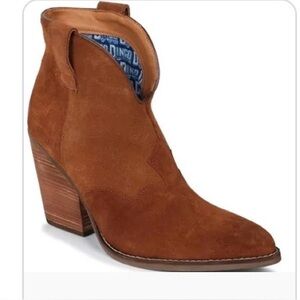 Dingo Brown Suede Ankle Boots